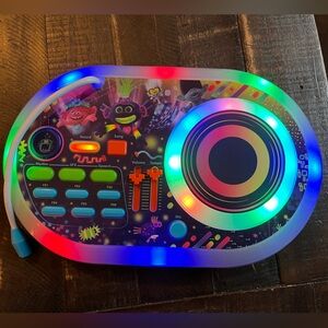 DreamWorks Trolls World Tour DJ Trollex Party Mixer Turntable Toy for Kids Music